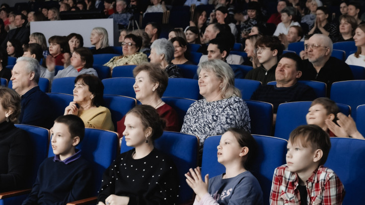 Зрители на заключительном концерте сезона